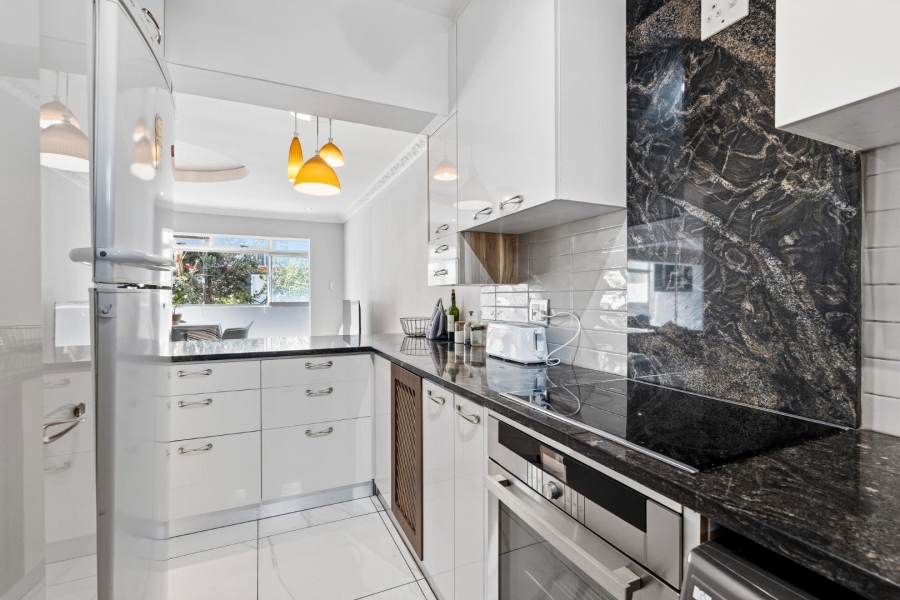 2 Bedroom Property for Sale in Sea Point Western Cape